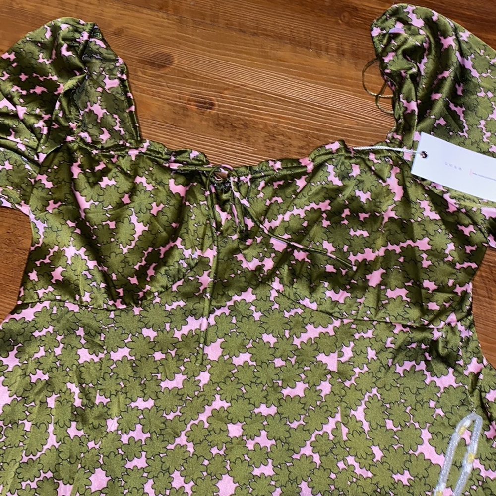Satin floral dress - Picture 9 of 10